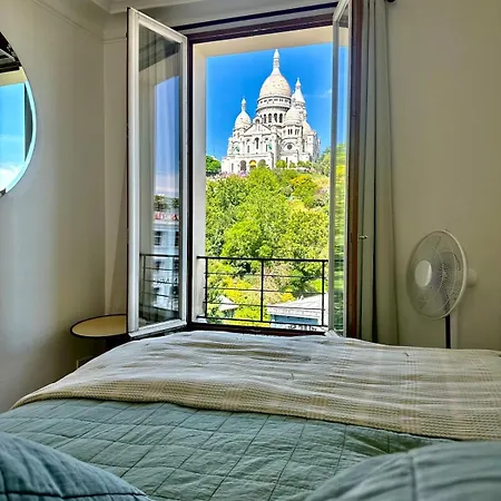 Unique View Of Sacre Coeur! * باريس