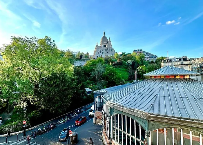 Unique View Of Sacre Coeur!